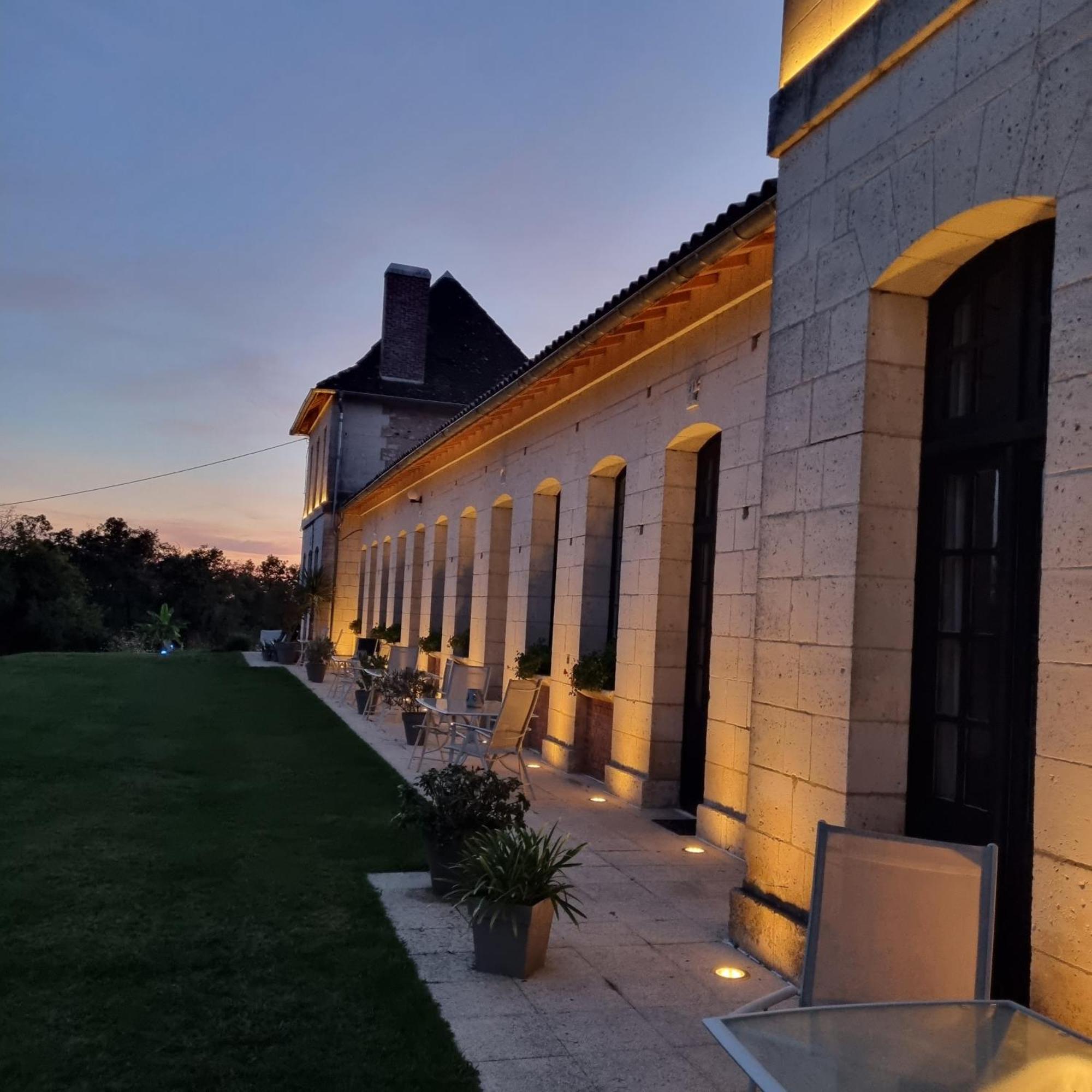 Chateau Neuf Le Desert Le Pizou Luaran gambar