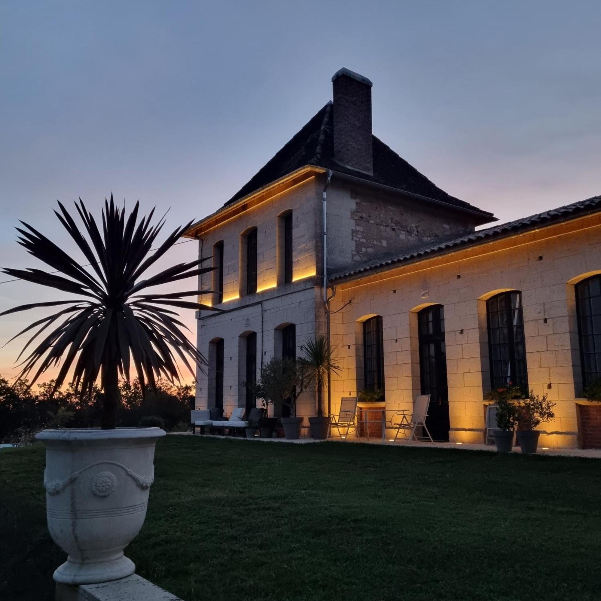 Chateau Neuf Le Desert Le Pizou Luaran gambar