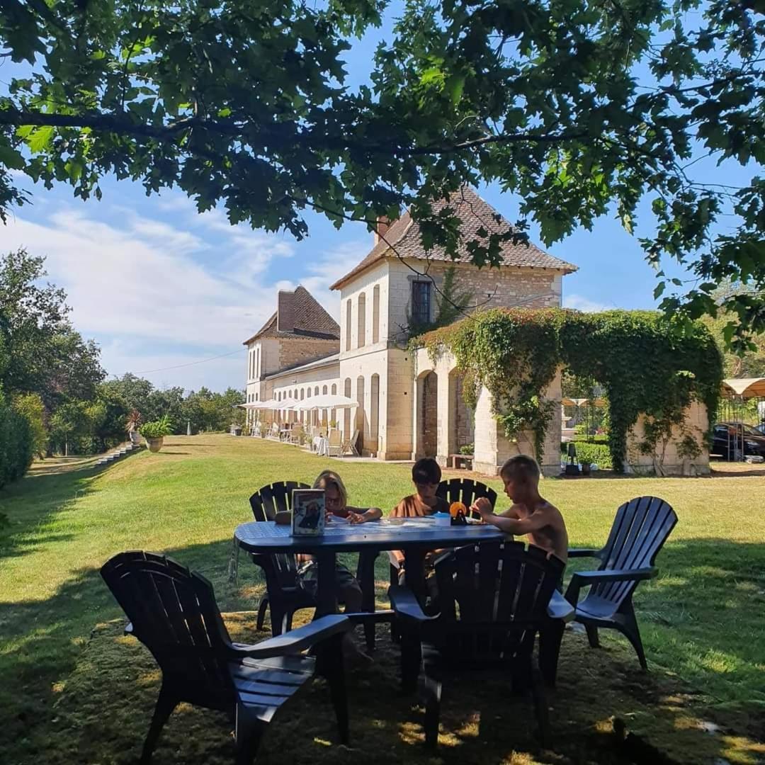 Chateau Neuf Le Desert Le Pizou Luaran gambar